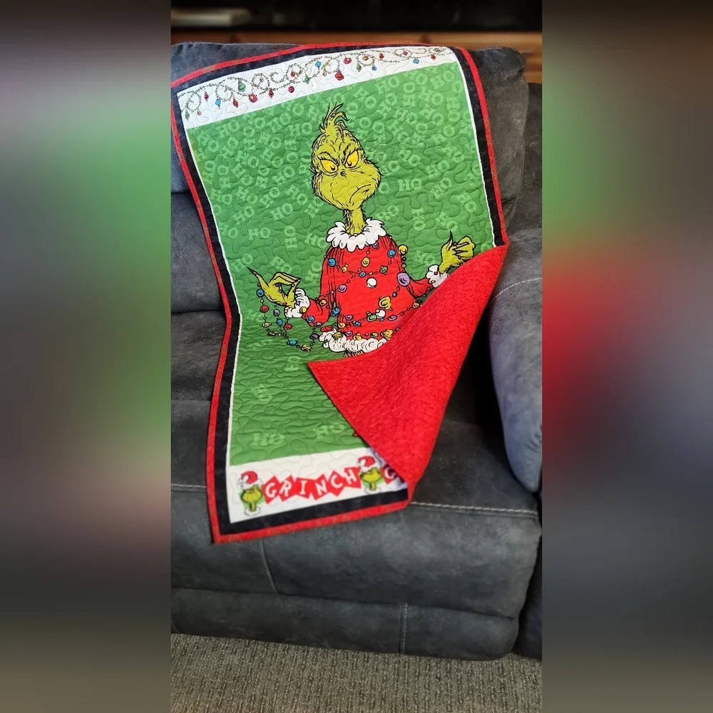 Christmas Grinch Quilt! New Handmade!  Child Size Throw / Wall Hanging 22